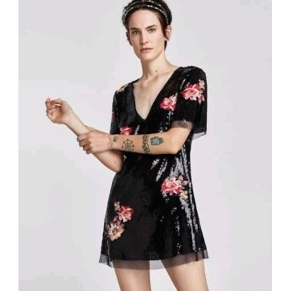 zara silver sequin embroidered dress Oscar de La Renta Porcelain Flower Embroidered Short-Sleeve Gown